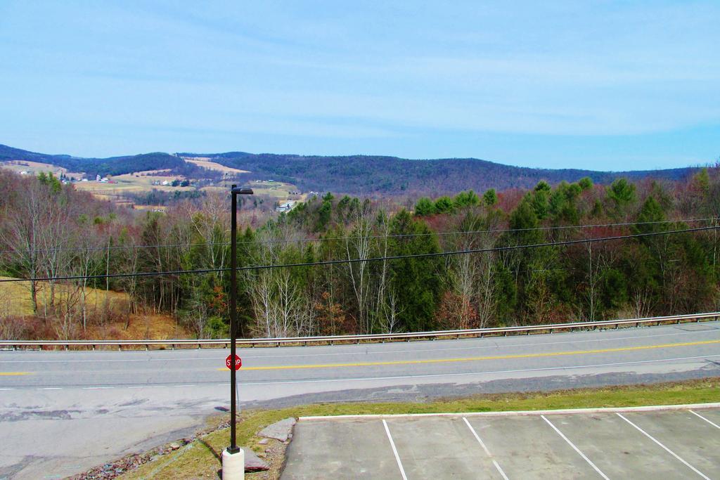Crystal Springs Inn And Suites Towanda Room photo