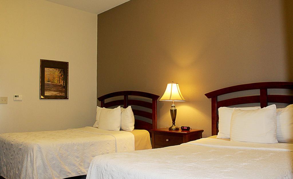 Crystal Springs Inn And Suites Towanda Exterior photo